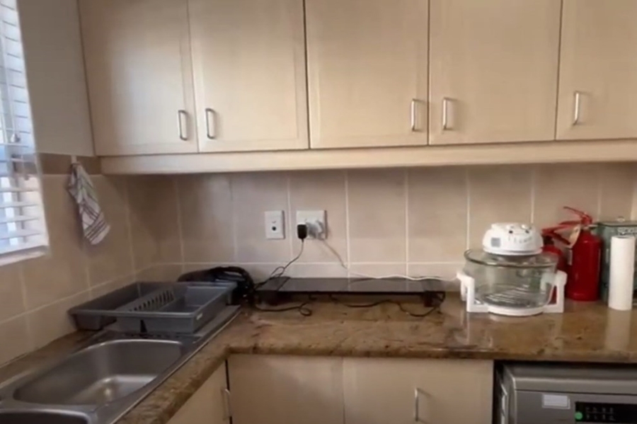 5 Bedroom Property for Sale in Shelley Point Western Cape